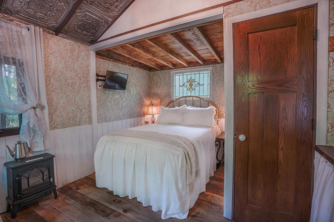 Vintage Wild West Tiny Hotel In The Woods! Pine City Ngoại thất bức ảnh