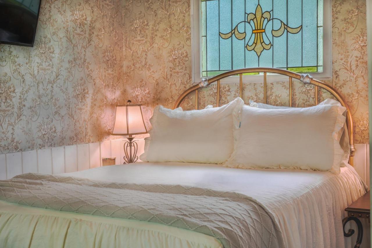 Vintage Wild West Tiny Hotel In The Woods! Pine City Ngoại thất bức ảnh