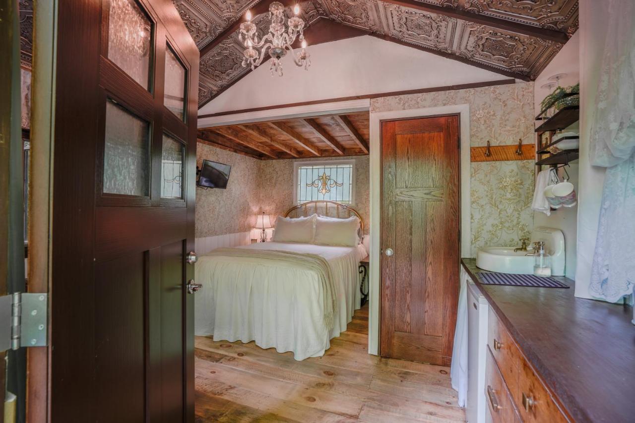 Vintage Wild West Tiny Hotel In The Woods! Pine City Ngoại thất bức ảnh